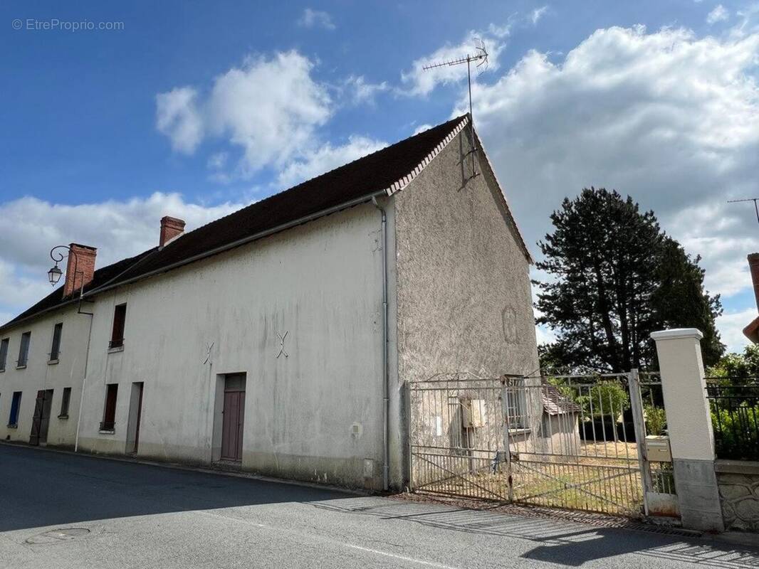 Photo 1 - Maison à LEUGNY