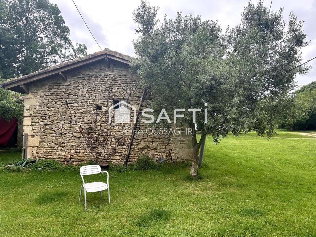 Photo 2 - Terrain à EXIREUIL