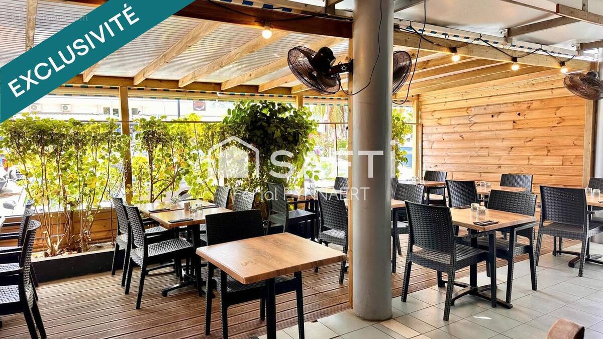 Photo 1 - Commerce à LE MARIN