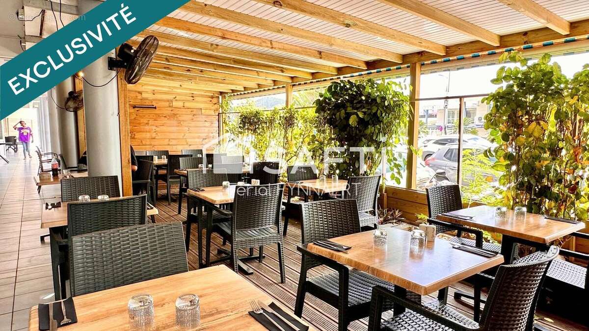 Photo 2 - Commerce à LE MARIN