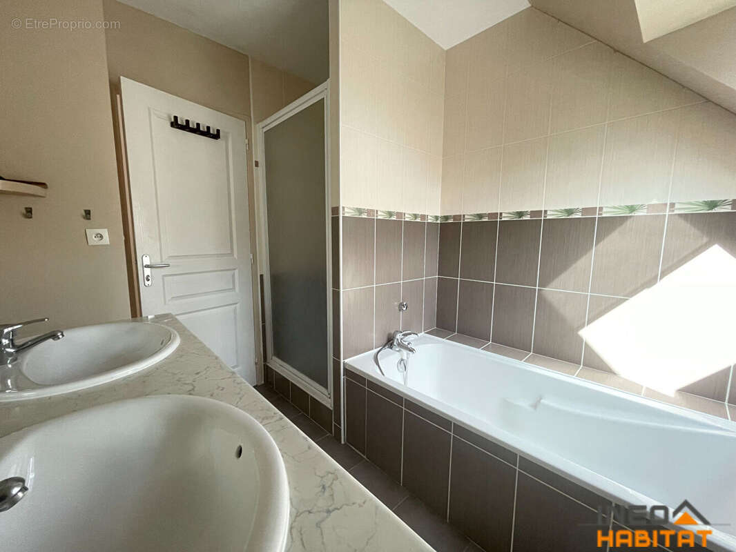 Maison à LA MEZIERE