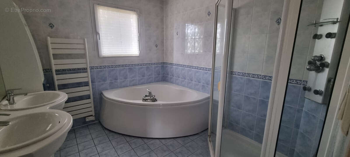 Maison à VARENNE-SAINT-GERMAIN