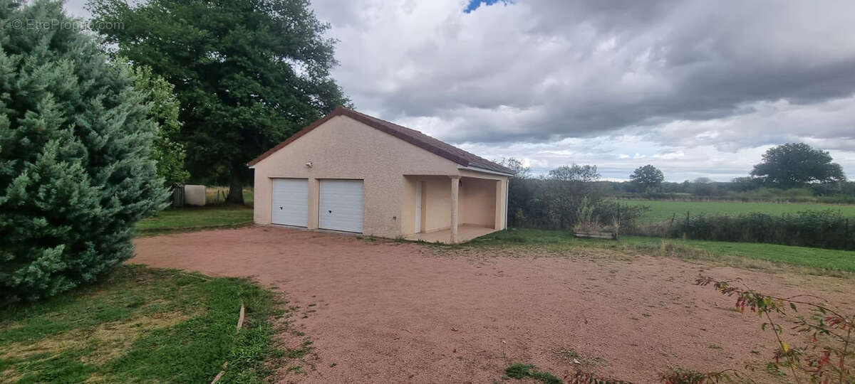 Maison à VARENNE-SAINT-GERMAIN