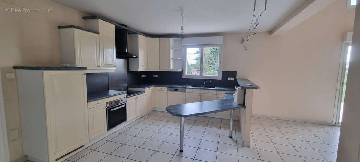 Maison à VARENNE-SAINT-GERMAIN