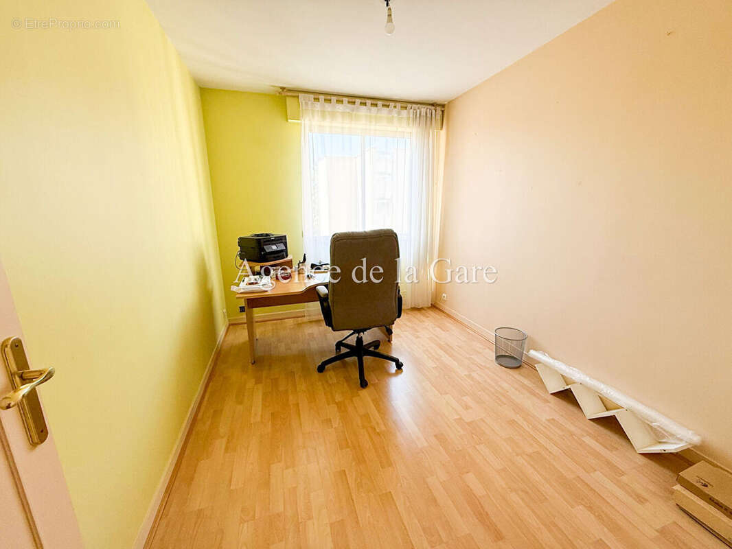 Appartement à SARTROUVILLE