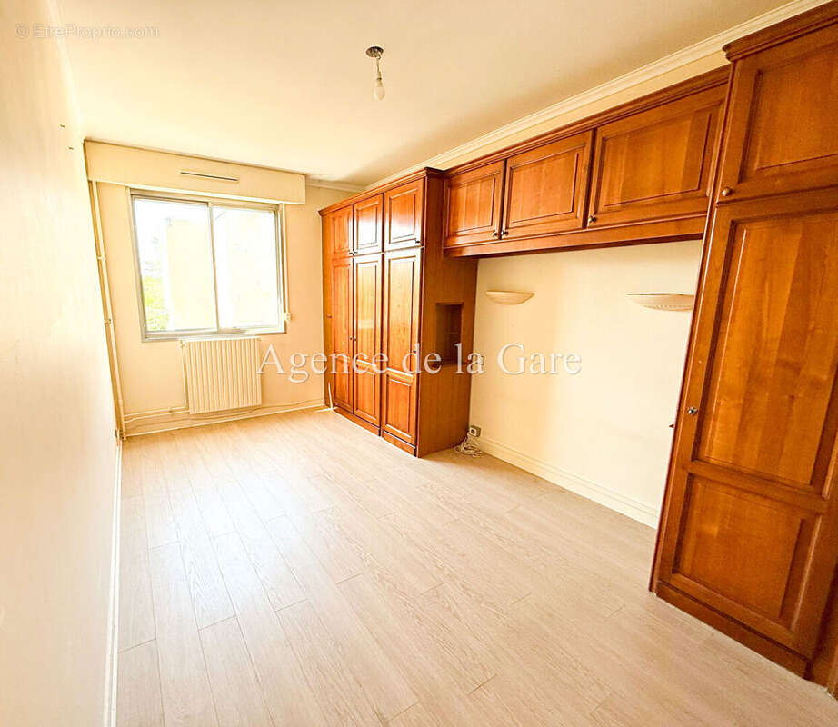 Appartement à SARTROUVILLE