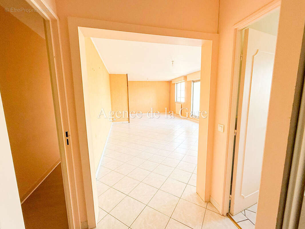 Appartement à SARTROUVILLE