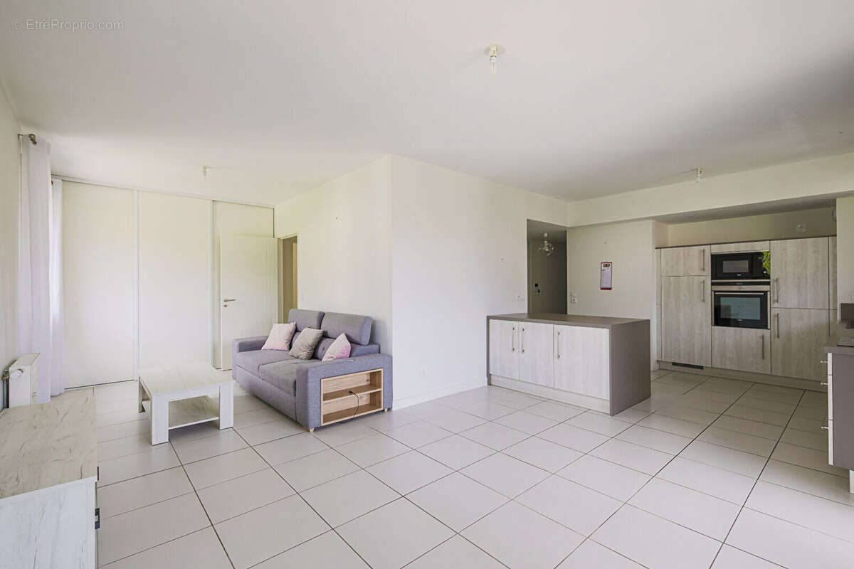 Appartement à MEYLAN