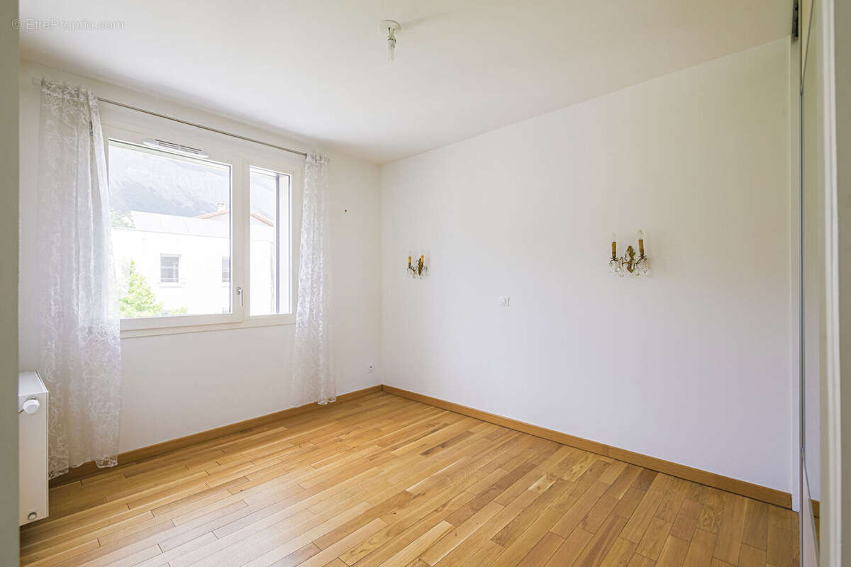 Appartement à MEYLAN