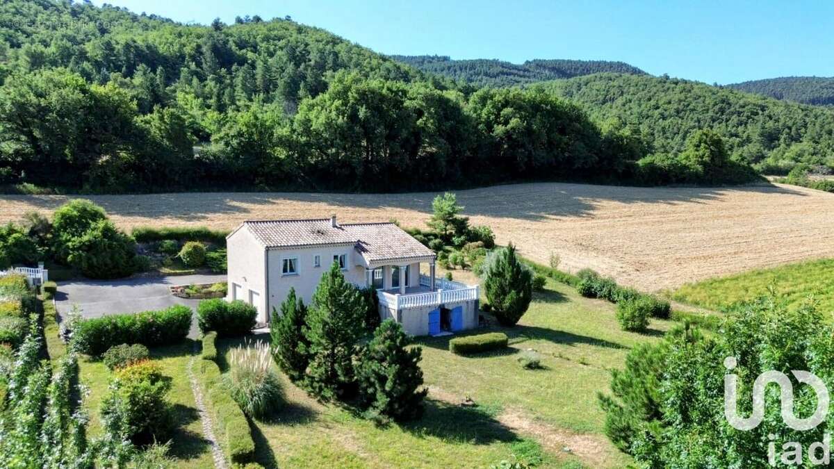 Photo 3 - Maison à SAINT-VINCENT-DE-BARRES