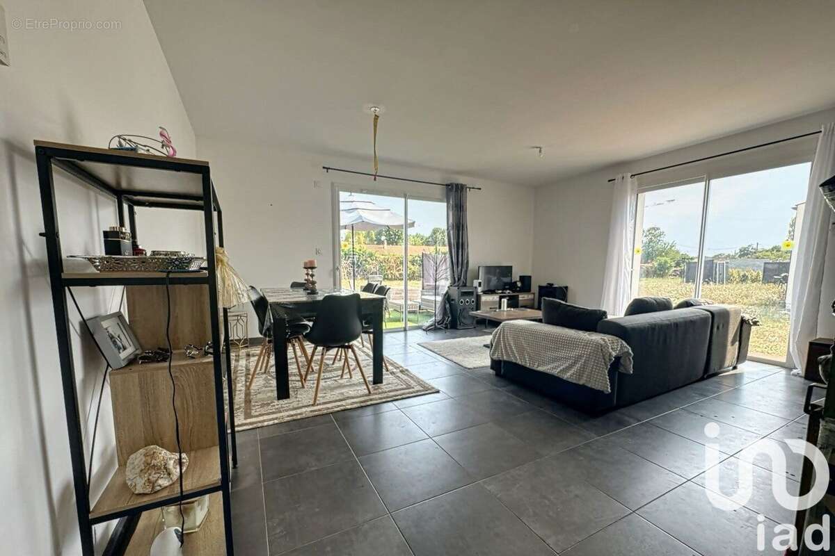 Photo 3 - Maison à SAINT-PIERRE-D&#039;AMILLY