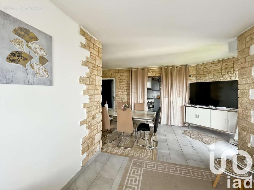 Photo 3 - Appartement à GRIGNY