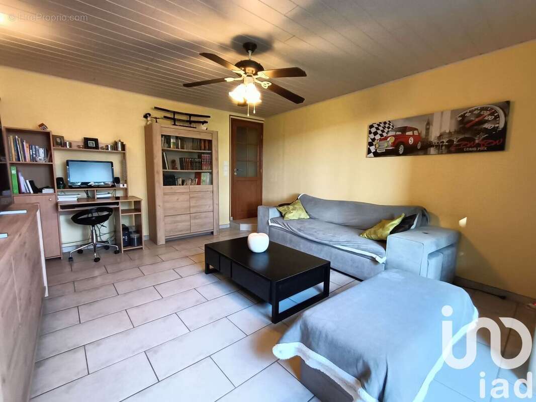 Photo 2 - Maison à SAINT-REMY-EN-ROLLAT