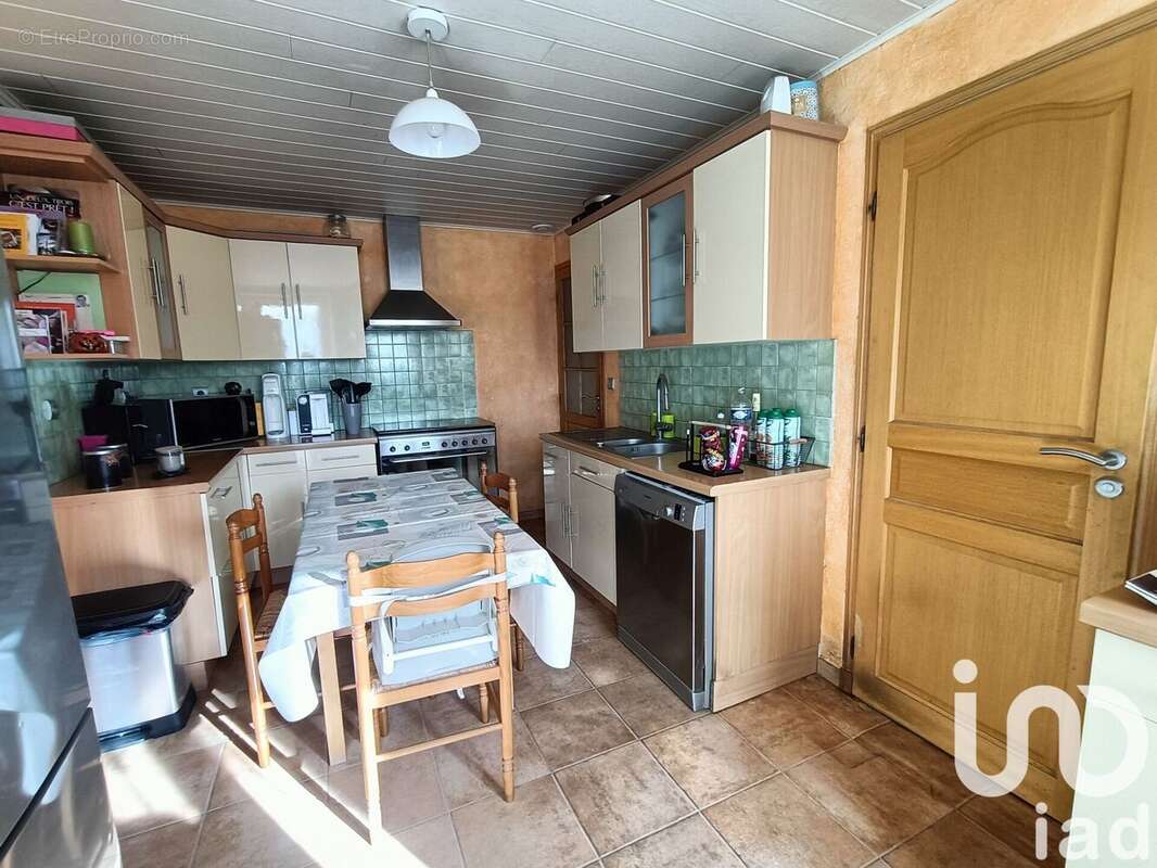 Photo 3 - Maison à SAINT-REMY-EN-ROLLAT