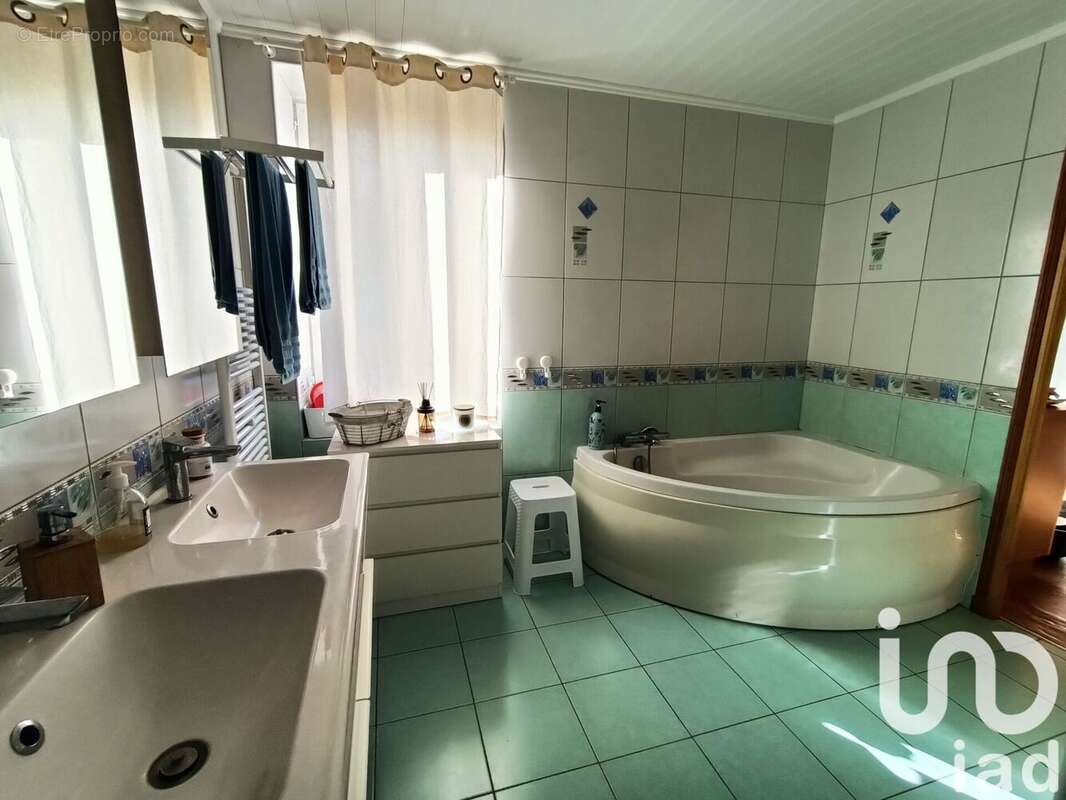 Photo 9 - Maison à SAINT-REMY-EN-ROLLAT