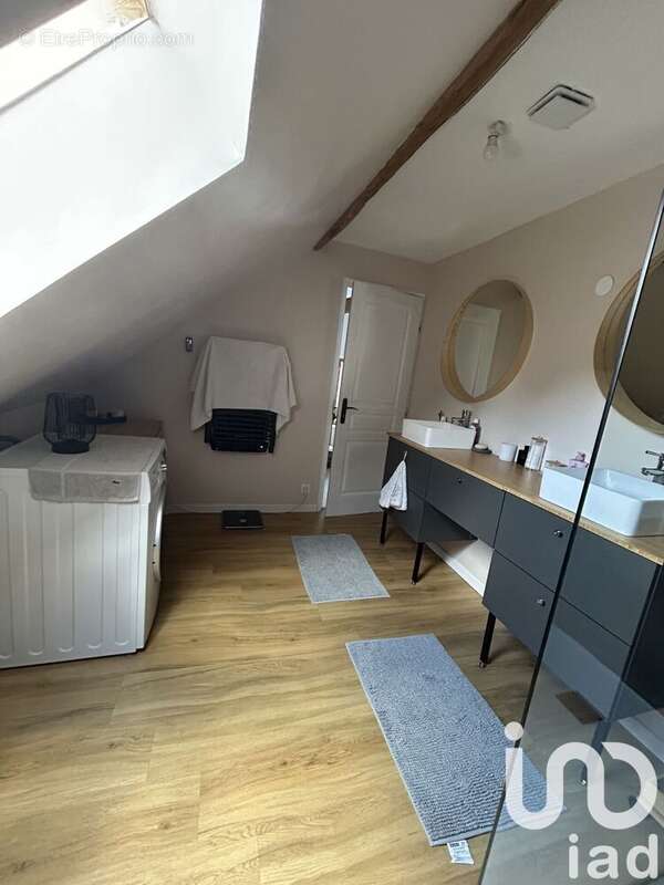 Photo 9 - Maison à VILLENEUVE-SUR-YONNE