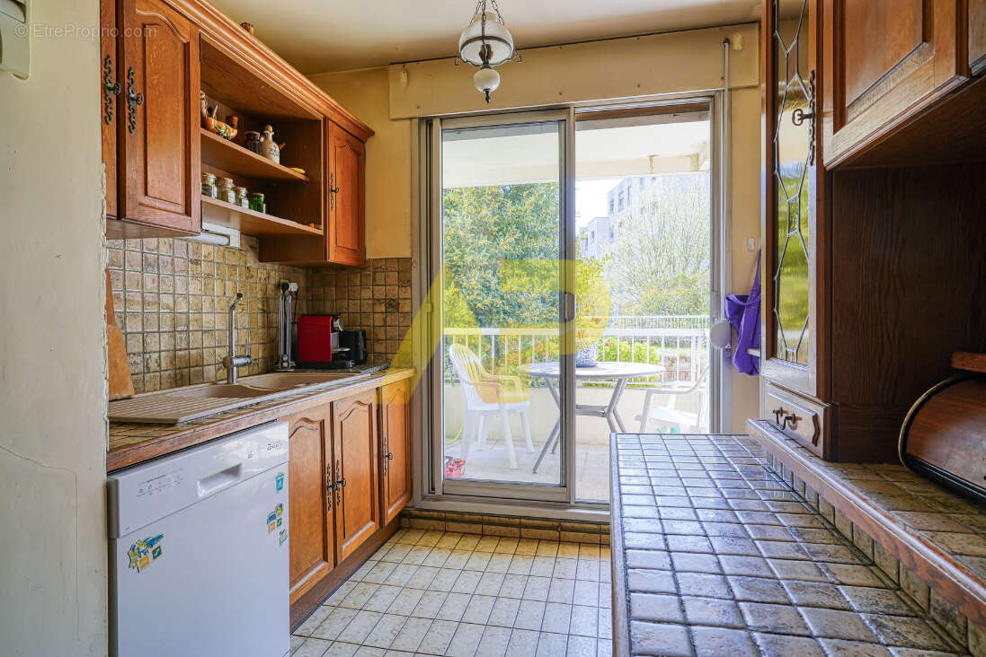 Appartement à LE PLESSIS-ROBINSON