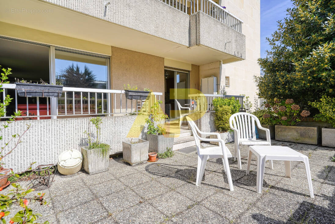 Appartement à LE PLESSIS-ROBINSON