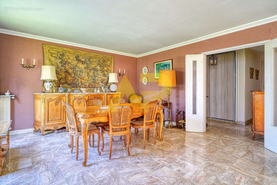 Appartement à LE PLESSIS-ROBINSON