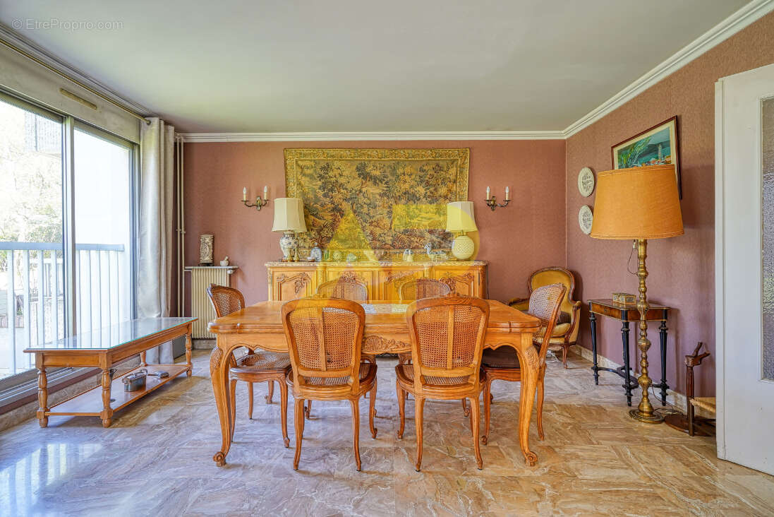 Appartement à LE PLESSIS-ROBINSON