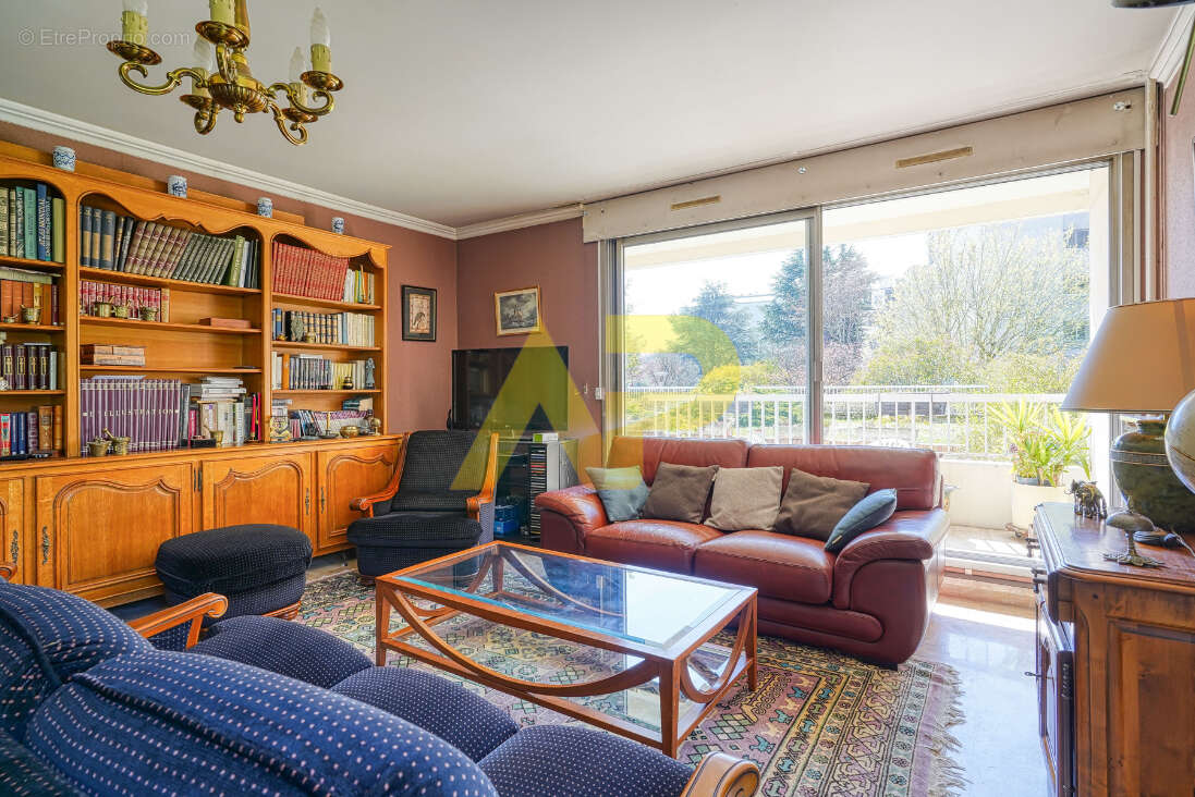 Appartement à LE PLESSIS-ROBINSON