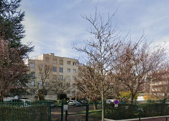 Appartement à LE PLESSIS-ROBINSON