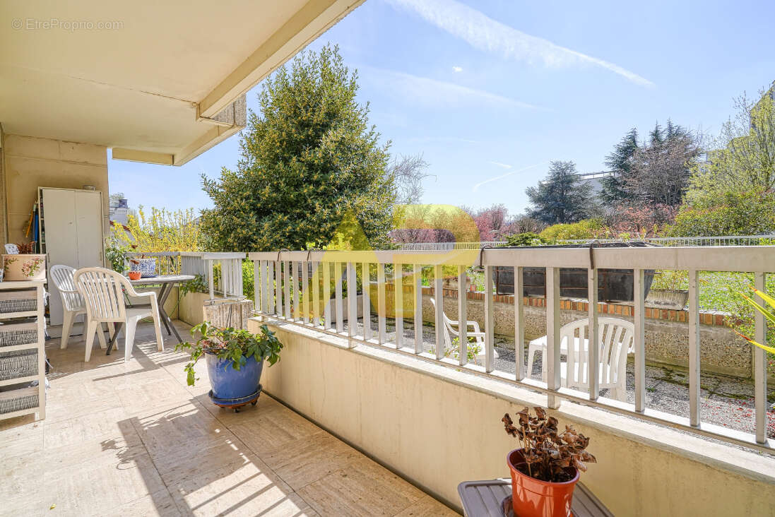 Appartement à LE PLESSIS-ROBINSON