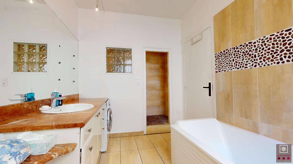 Appartement à LYON-6E