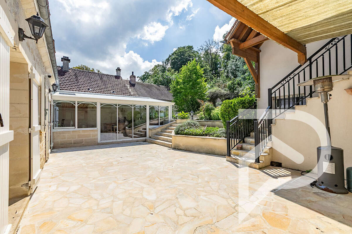 Maison à VERNEUIL-EN-HALATTE