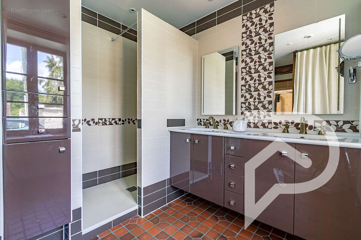 Maison à VERNEUIL-EN-HALATTE