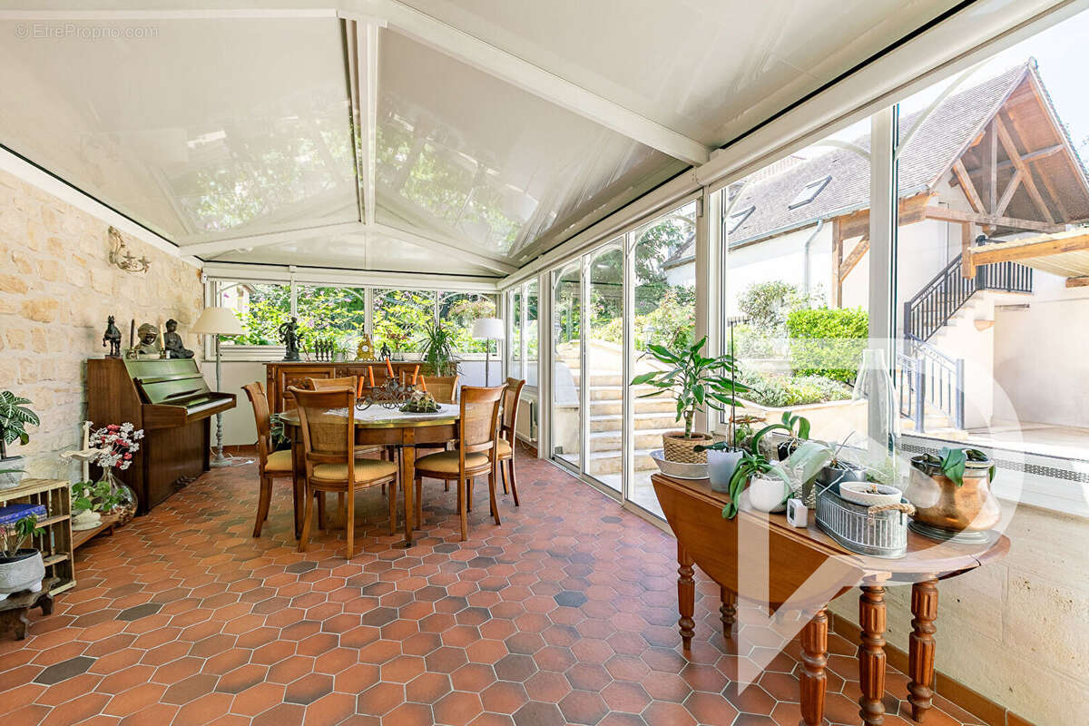 Maison à VERNEUIL-EN-HALATTE