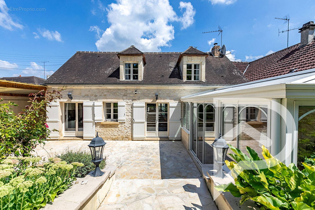 Maison à VERNEUIL-EN-HALATTE