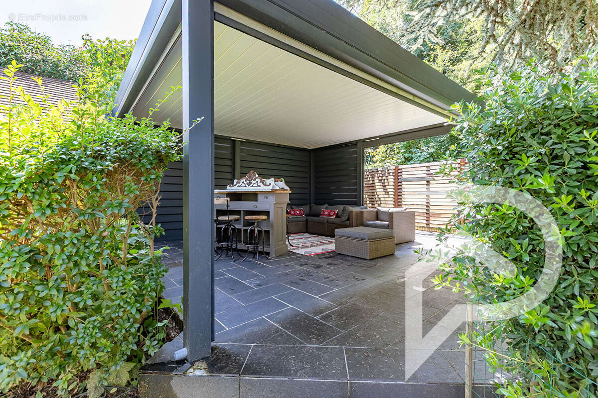 Maison à VERNEUIL-EN-HALATTE