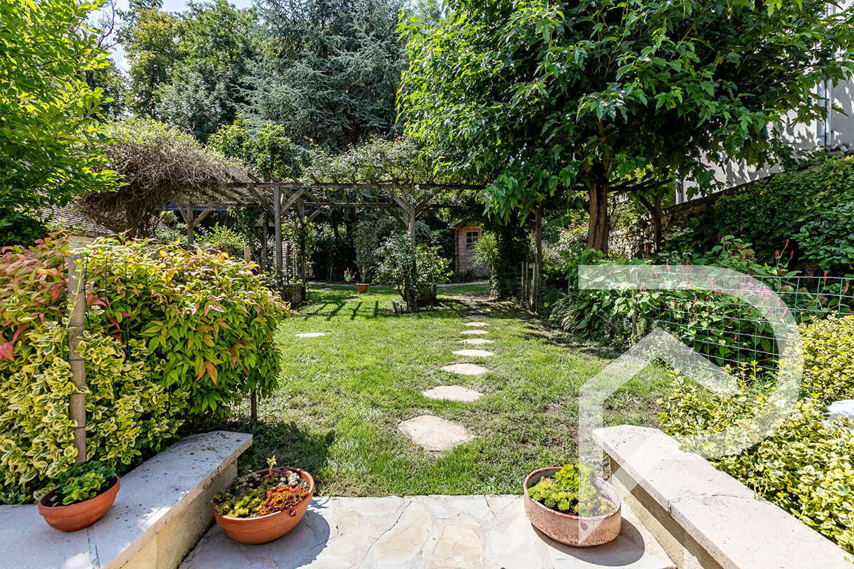 Maison à VERNEUIL-EN-HALATTE