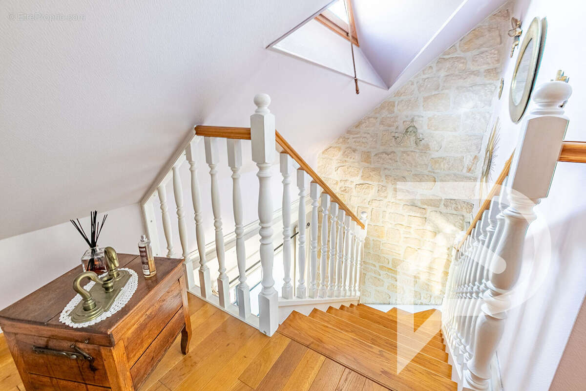 Maison à VERNEUIL-EN-HALATTE