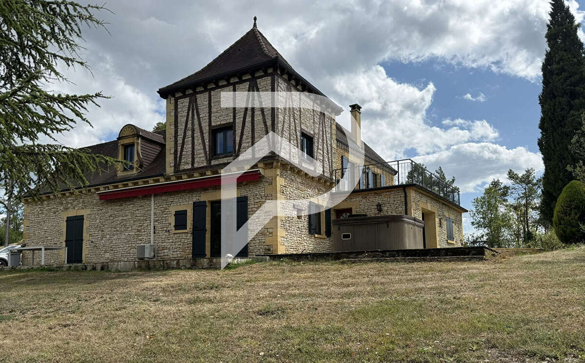 Maison à SARLAT-LA-CANEDA