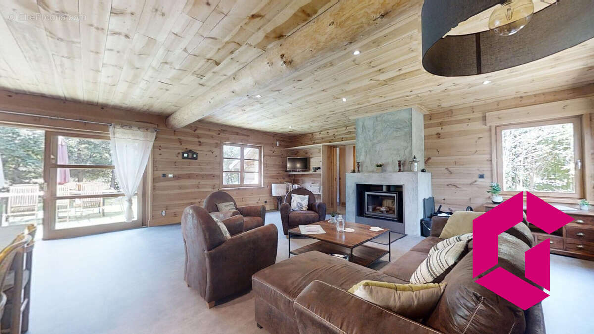 Maison à LE CHAMBON-SUR-LIGNON