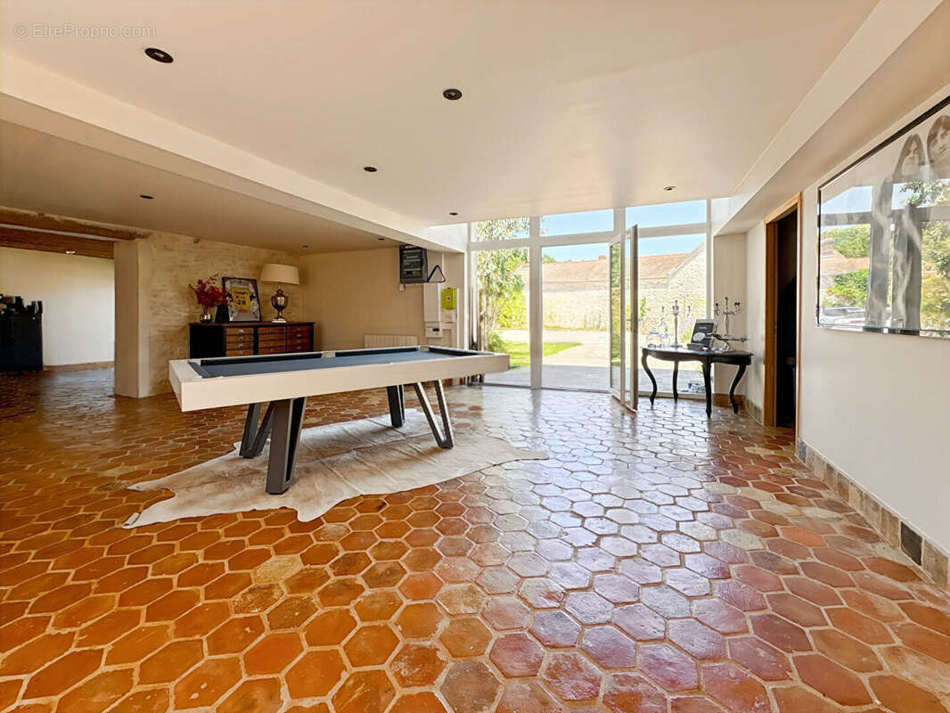 Maison à NEAUPHLETTE