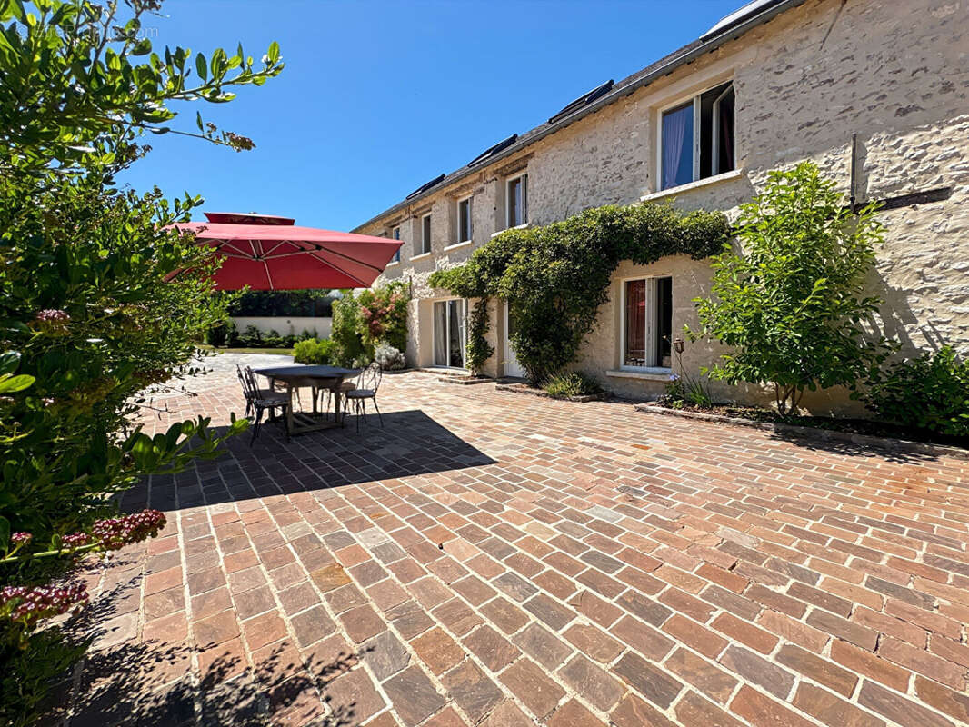 Maison à NEAUPHLETTE