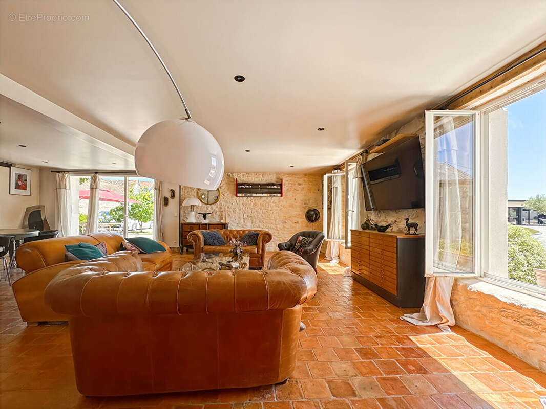 Maison à NEAUPHLETTE