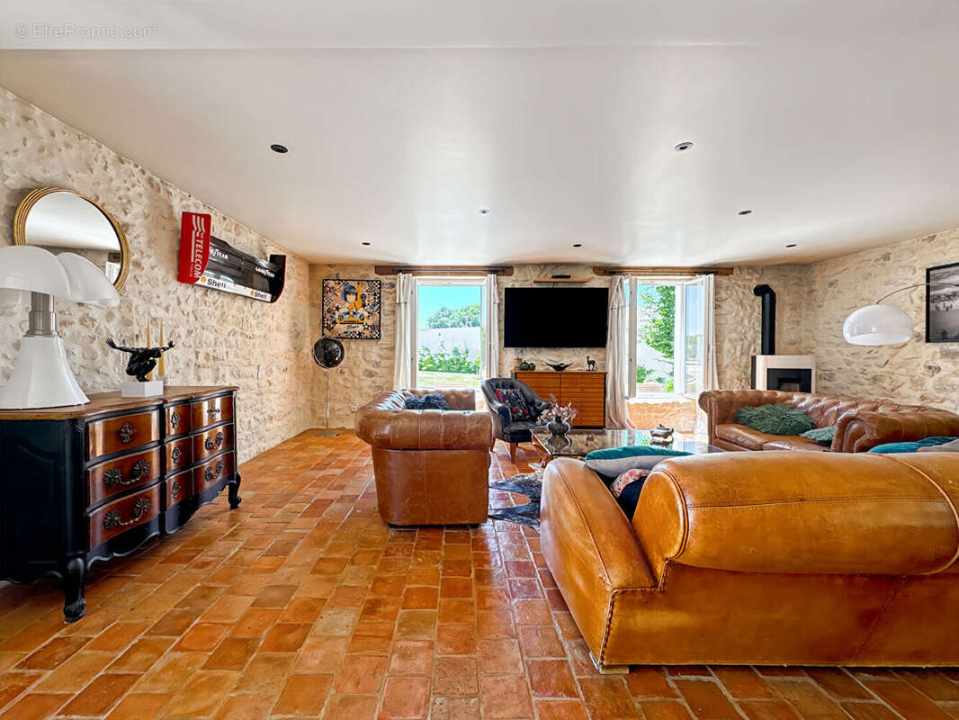 Maison à NEAUPHLETTE