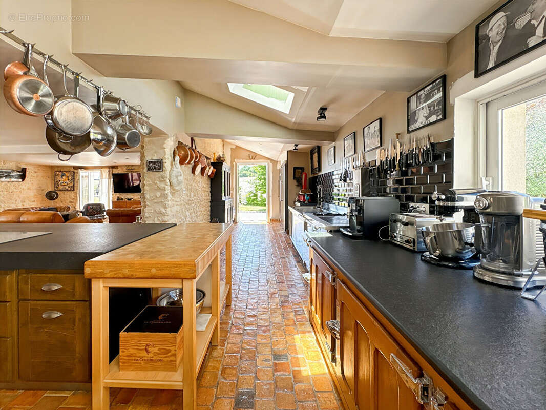 Maison à NEAUPHLETTE