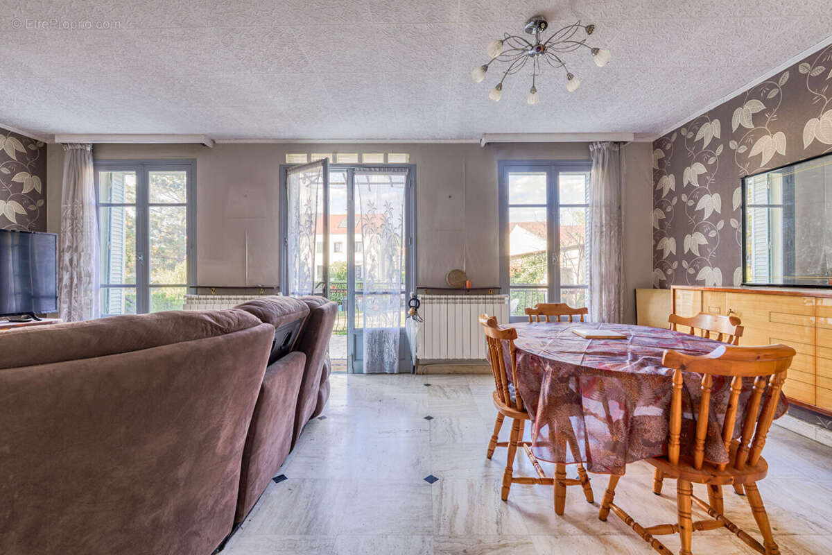 Maison à BRY-SUR-MARNE