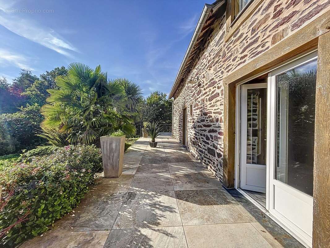 Autre à BREAL-SOUS-MONTFORT