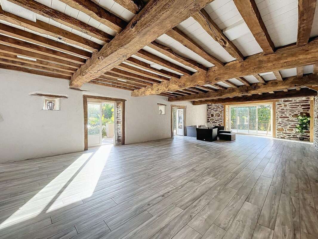 Autre à BREAL-SOUS-MONTFORT