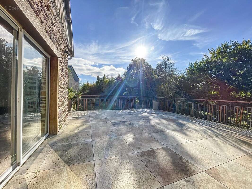 Autre à BREAL-SOUS-MONTFORT