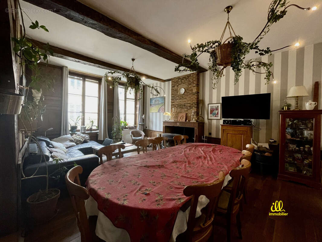 Appartement à CHARLEVILLE-MEZIERES