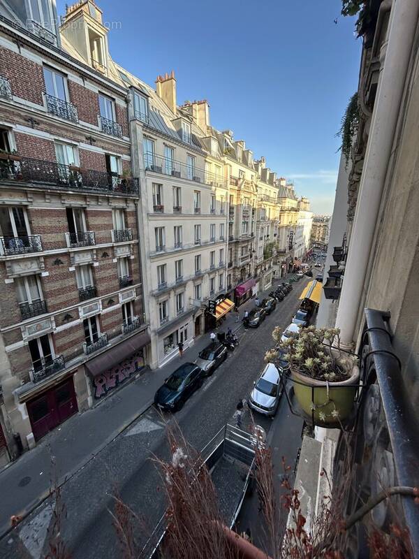 Appartement à PARIS-18E