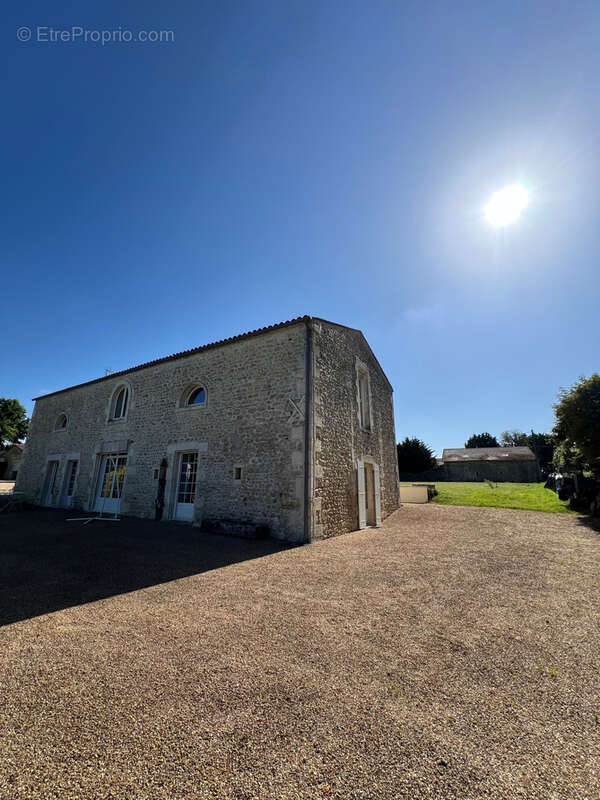 Maison à TONNAY-CHARENTE