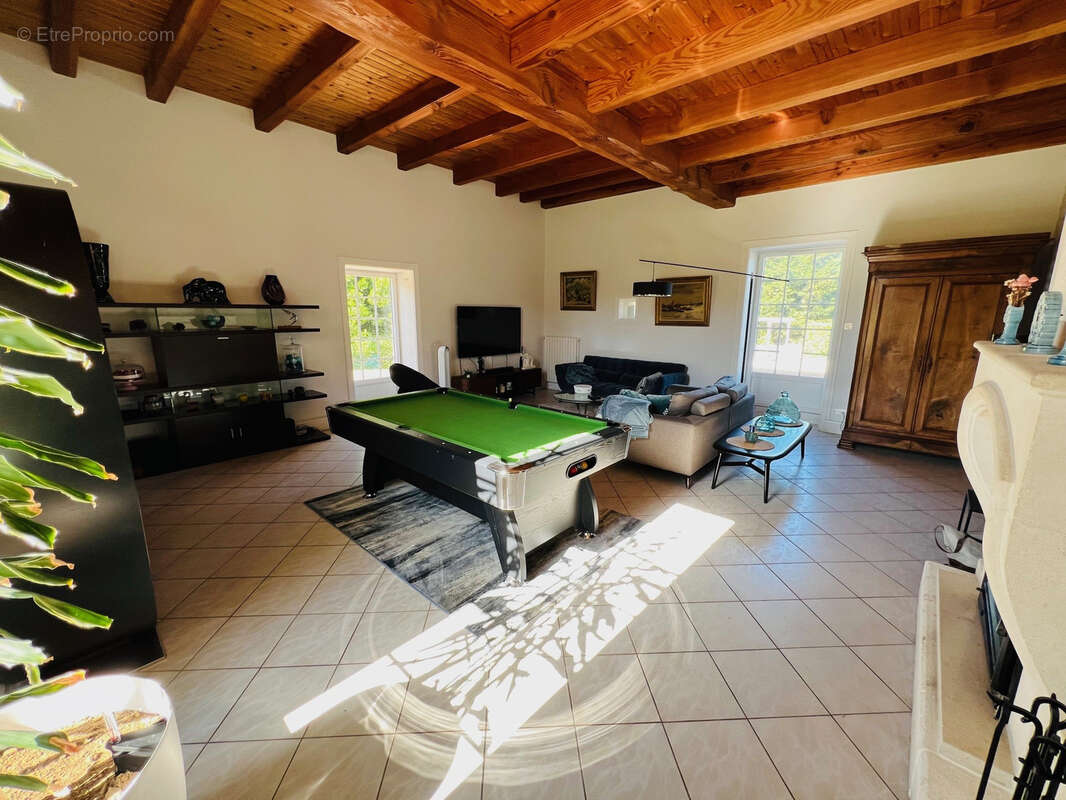 Maison à TONNAY-CHARENTE